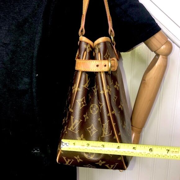 LOUIS VUITTON Batignolles Monogram Carry On Bag COMES WITH: COA, LV DUST BAG - Picture 12 of 17